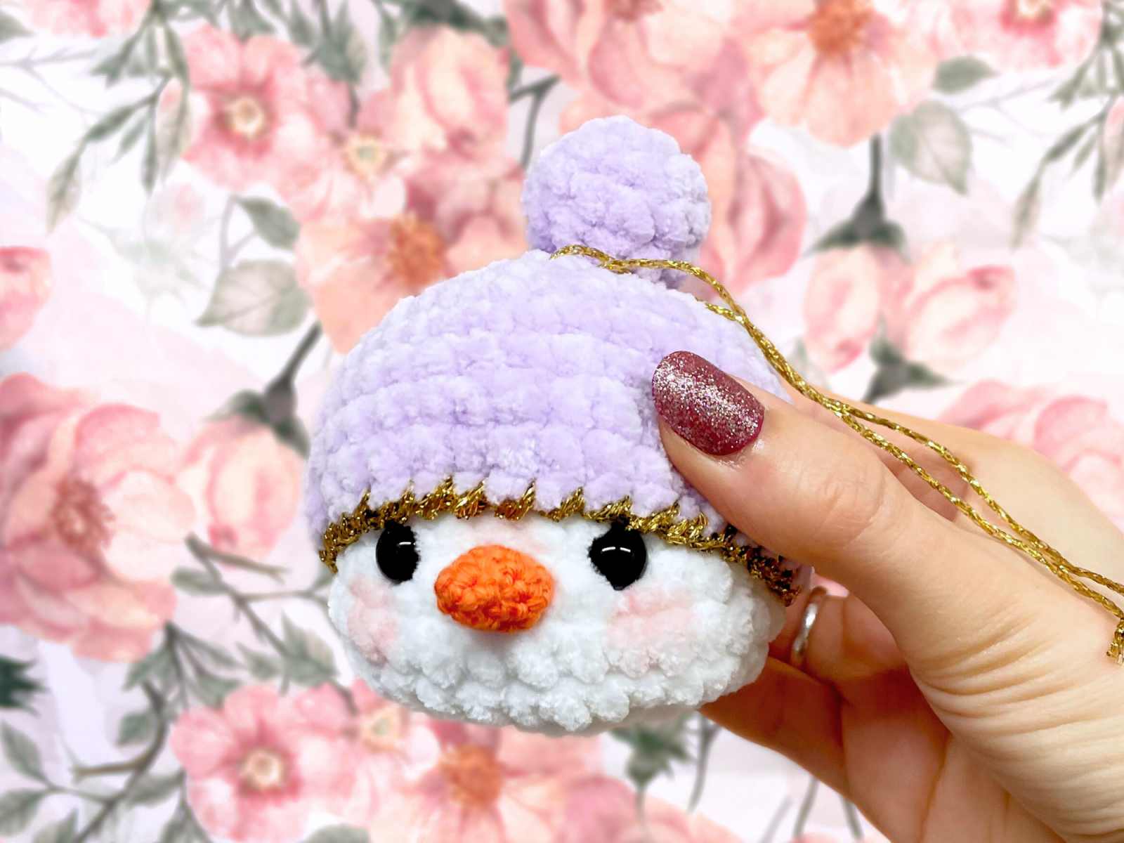 Blog-Inhaltsbild für 'Kostenlose Häkelanleitung Weihnachtsbaumkugel "Schneemann"'