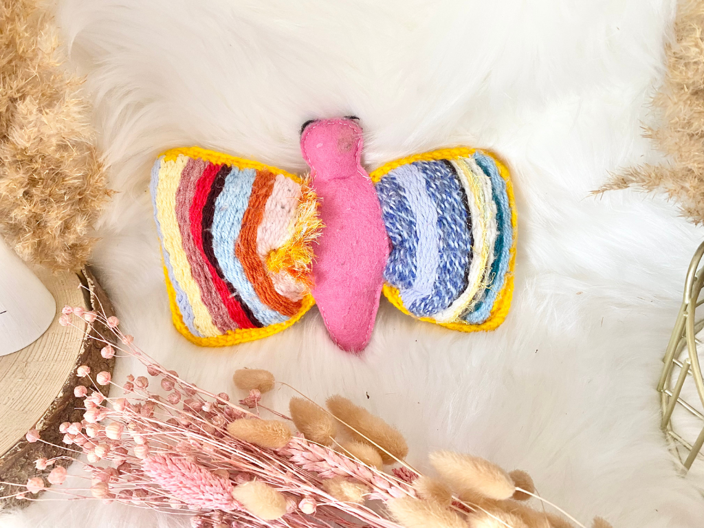 Blog-Inhaltsbild für 'Vom Webstück zum Webtier – wenn aus Fäden lebendige Wesen werden'