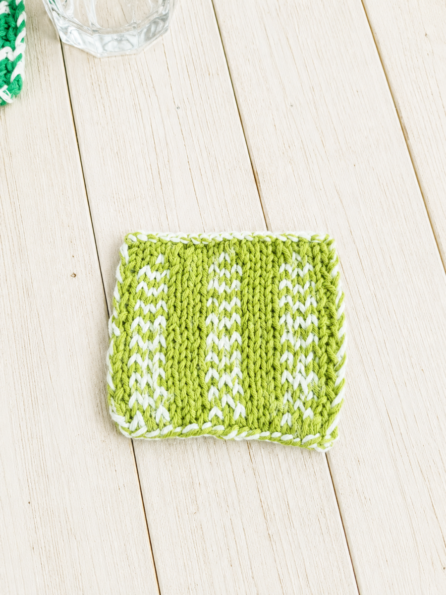 Blog-Inhaltsbild für 'Kostenlose Strickanleitung für Glasuntersetzer im Vintage Look'