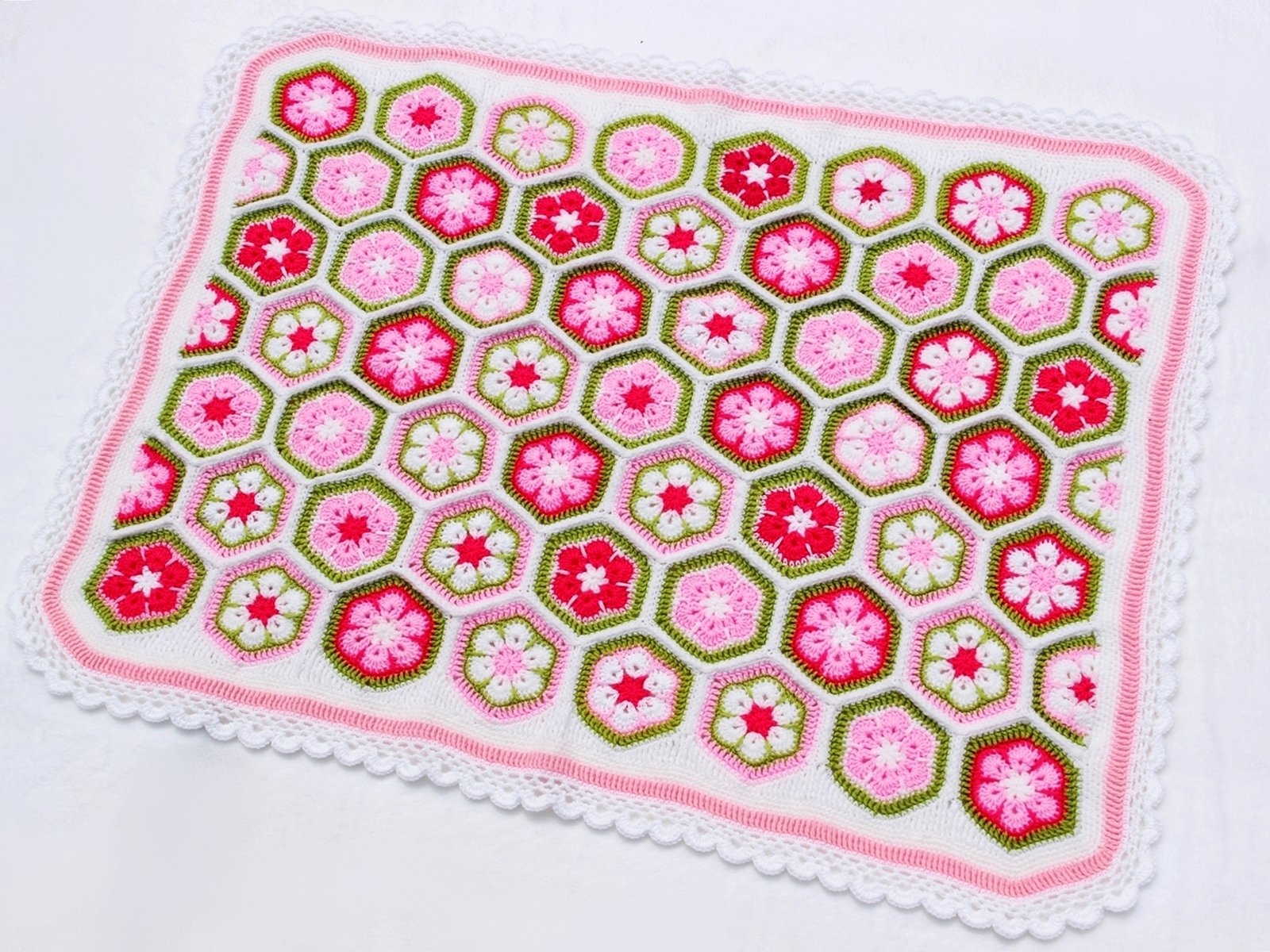 Blog-Inhaltsbild für 'Bunte Decke aus Wollresten häkeln'