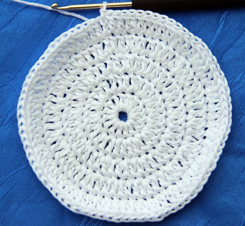 Blog-Inhaltsbild für 'Wollreste - Ideen und Anregungen + Gratis Häkelanleitung für ein Windlicht'