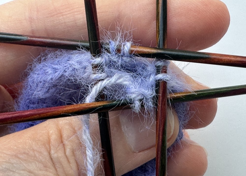 Blog-Inhaltsbild für 'Strickanleitung für Babysöckchen in 3 Größen'