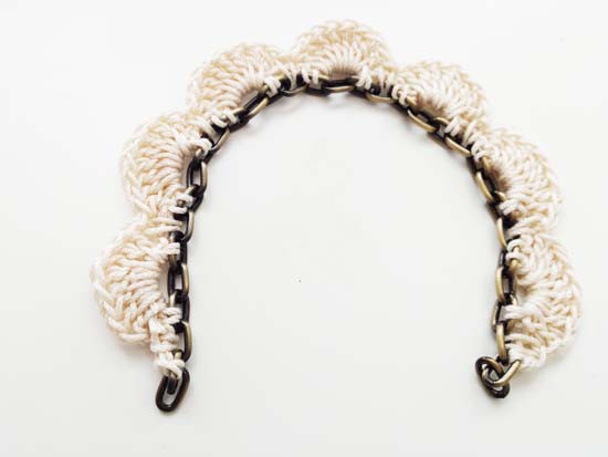 Blog-Inhaltsbild für 'Anleitung für ein romantisches Häkelarmband im Vintage Look'