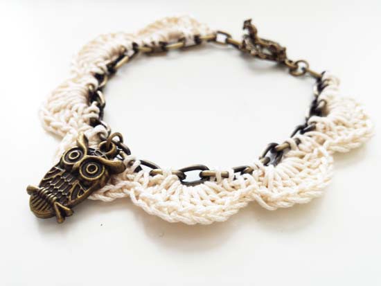 Blog-Inhaltsbild für 'Anleitung für ein romantisches Häkelarmband im Vintage Look'