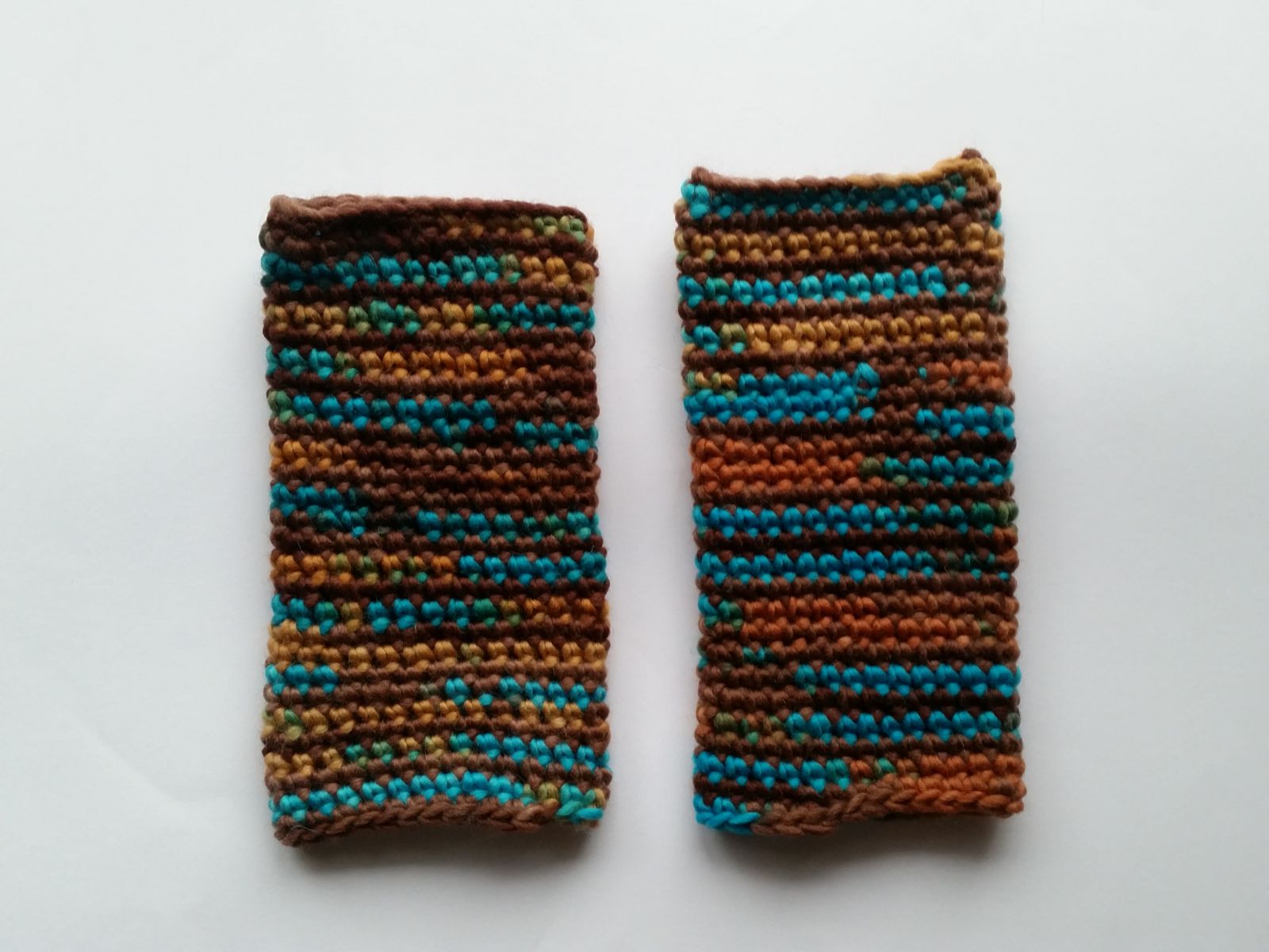 Blog-Inhaltsbild für 'Gehäkelte und gefilzte Armstulpen "Natalie"'