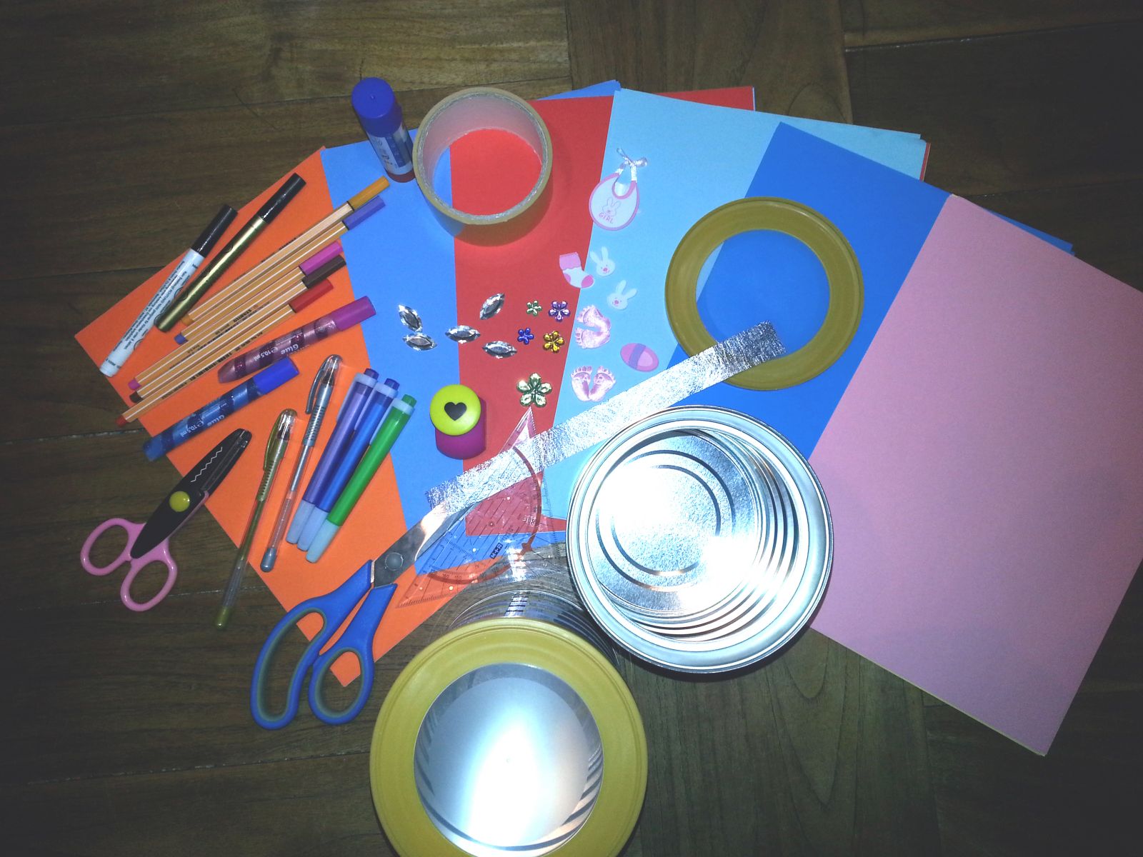 Blog-Inhaltsbild für 'Toller Basteltipp: Schöne Kinderdosen zur Aufbewahrung von kleinen Schätzen'