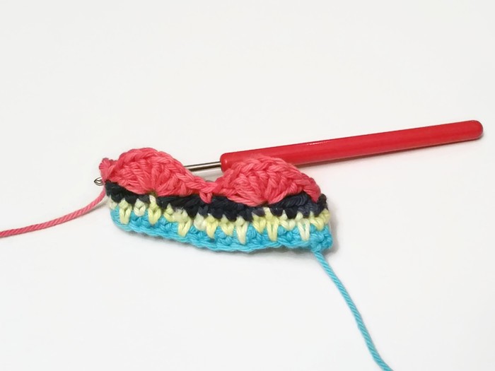 Blog-Inhaltsbild für 'Kostenlose Häkelanleitung für bunte Serviettenringe in zwei Varianten'