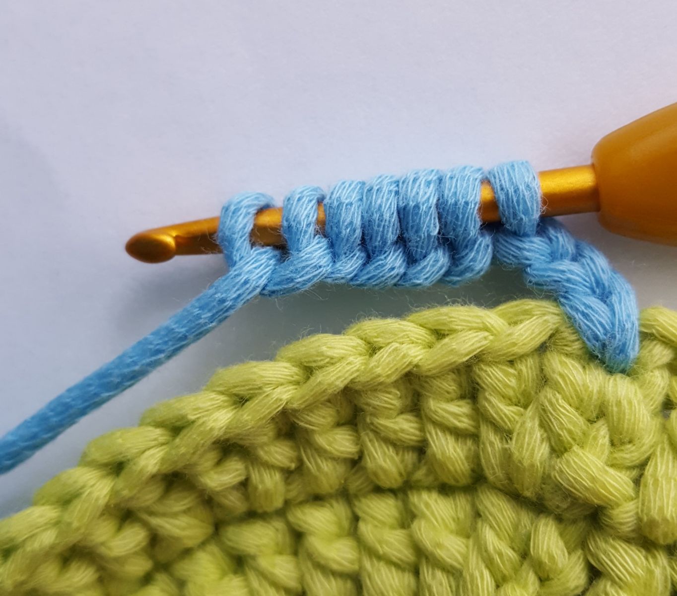 Blog-Inhaltsbild für 'Gratis Häkelanleitung "Die Kunterbunten Vögel"'