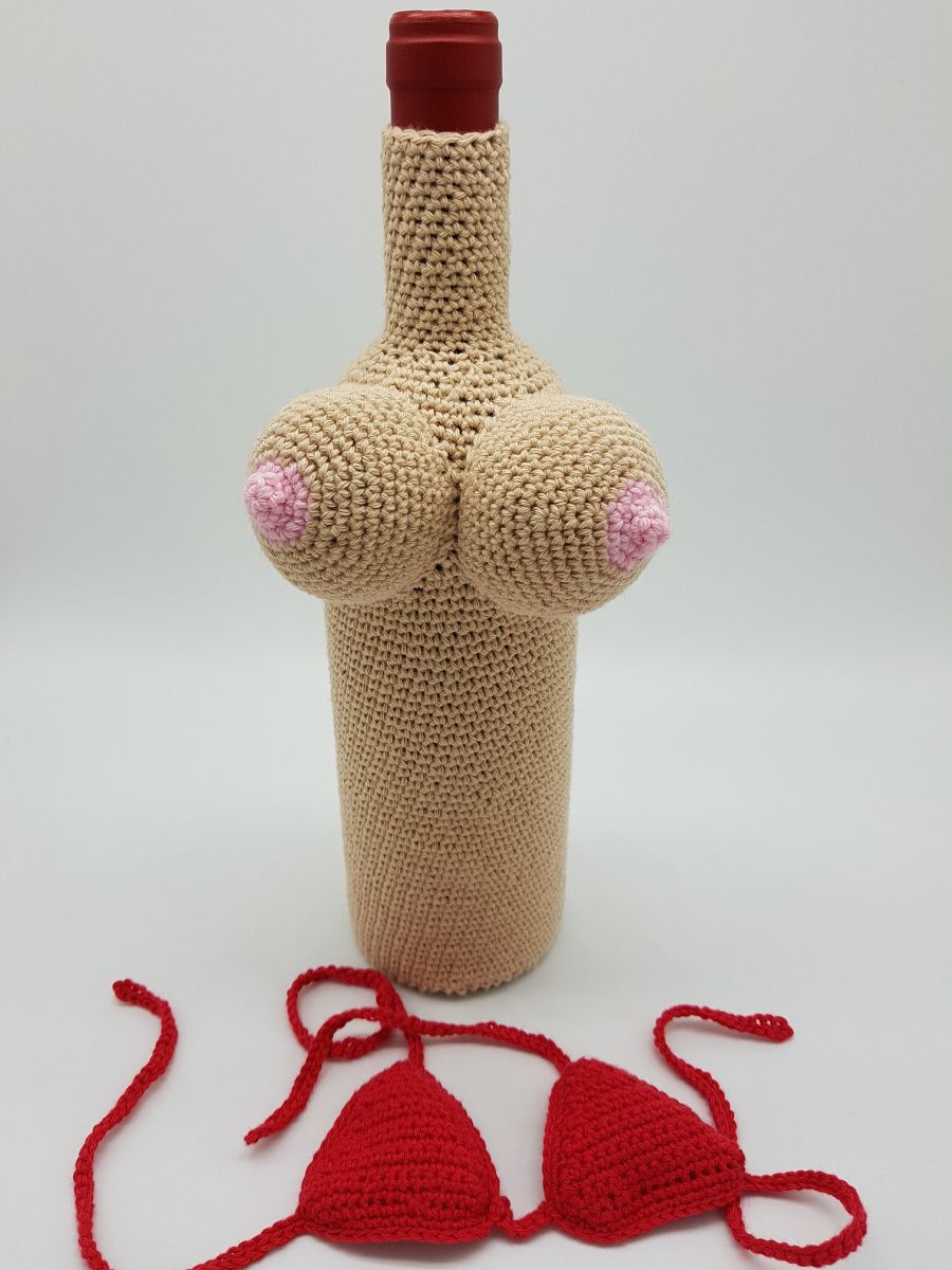 Blog-Inhaltsbild für 'Kostenlose Häkelanleitung für den sexy Weinflaschen Anzug'