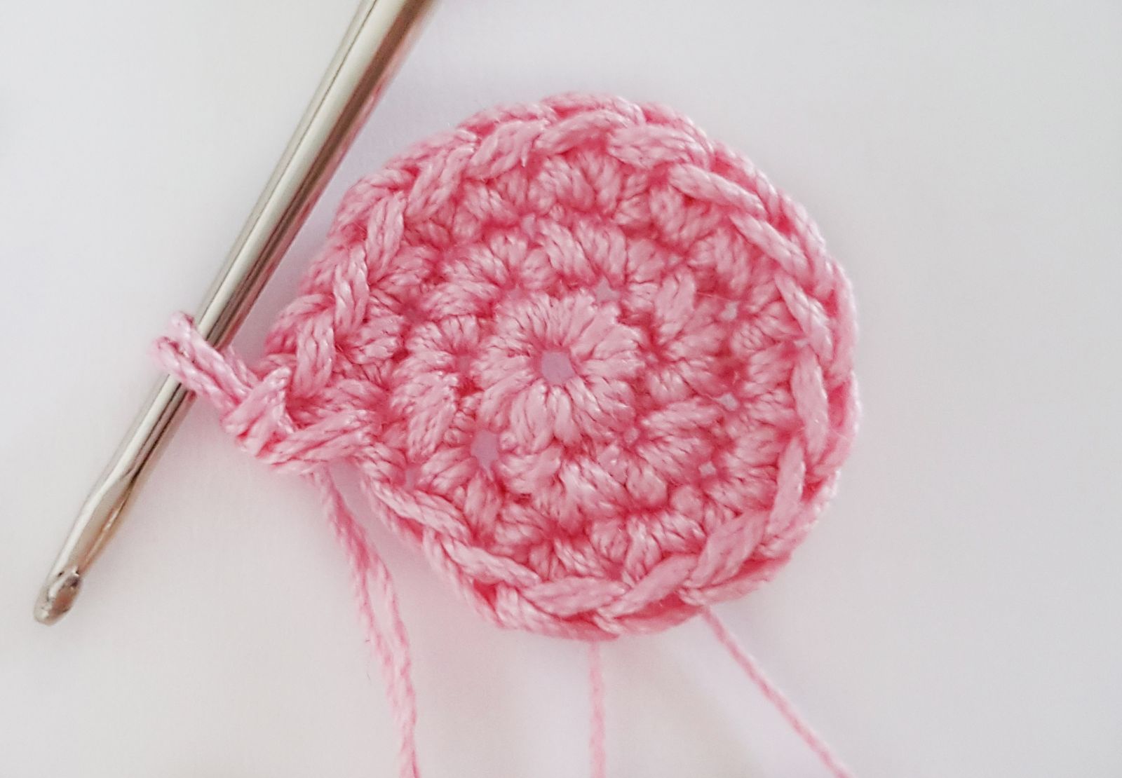 Blog content image for 'Free Crochet Pattern Spring Deco'