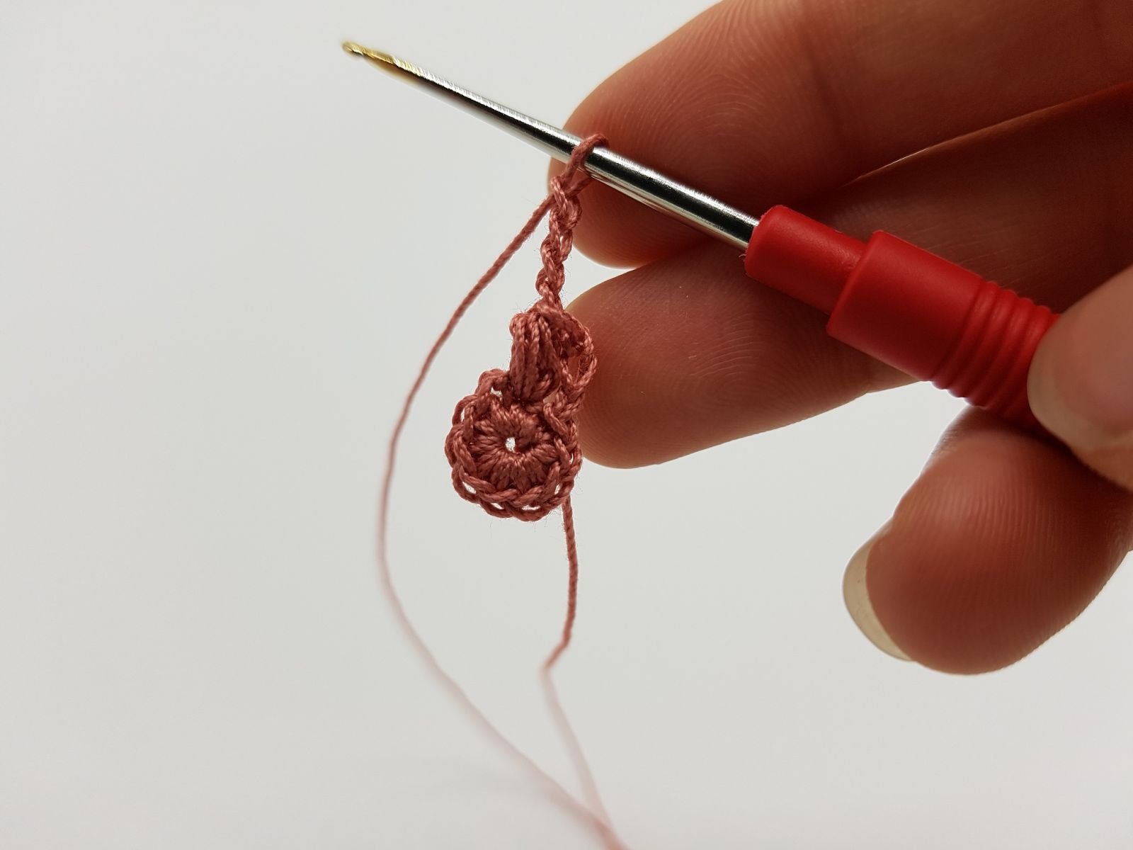 Blog-Inhaltsbild für 'Kostenlose Häkelanleitung Frühlings Eierbecher'