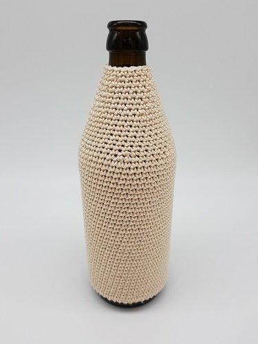 Blog-Inhaltsbild für 'Kostenlose Häkelanleitung Oster Bierflaschenanzug'