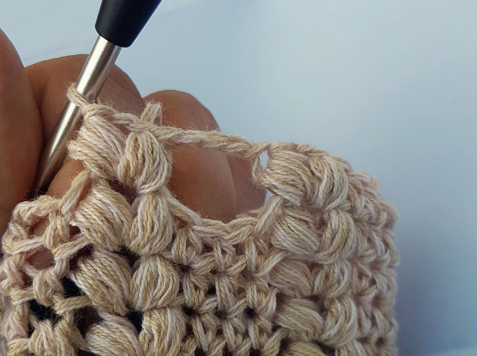 Blog-Inhaltsbild für 'Kostenlose Häkelanleitung Handstulpen'