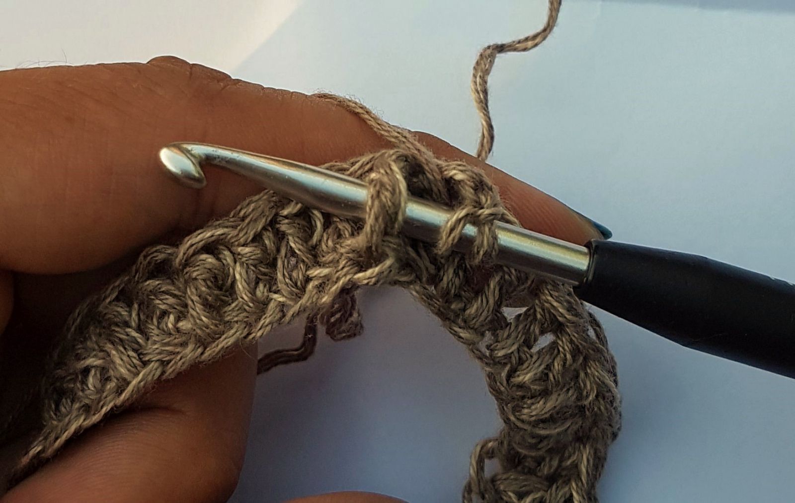 Blog-Inhaltsbild für 'Kostenlose Häkelanleitung Handstulpen'