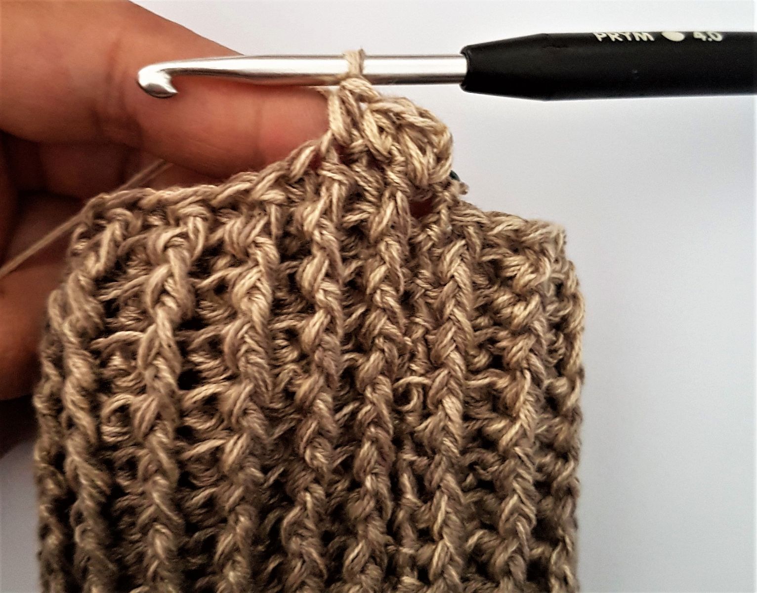 Blog-Inhaltsbild für 'Kostenlose Häkelanleitung Handstulpen'