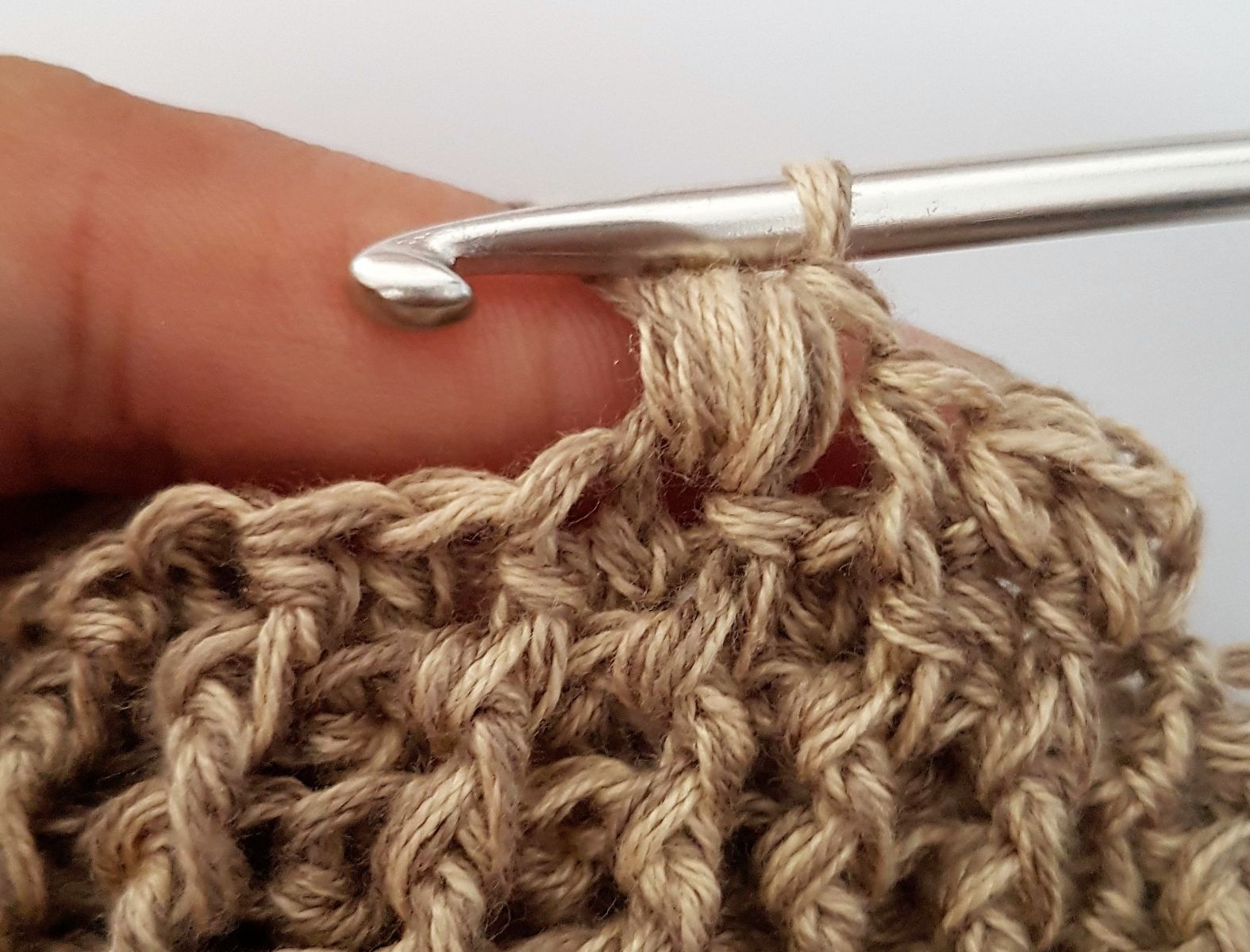 Blog-Inhaltsbild für 'Kostenlose Häkelanleitung Handstulpen'