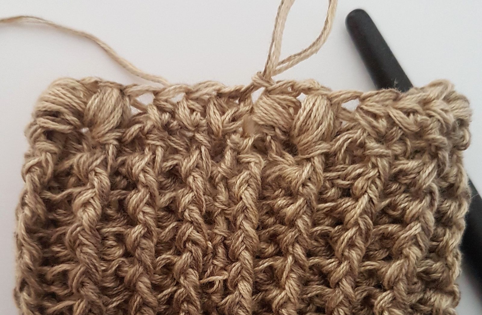 Blog-Inhaltsbild für 'Kostenlose Häkelanleitung Handstulpen'