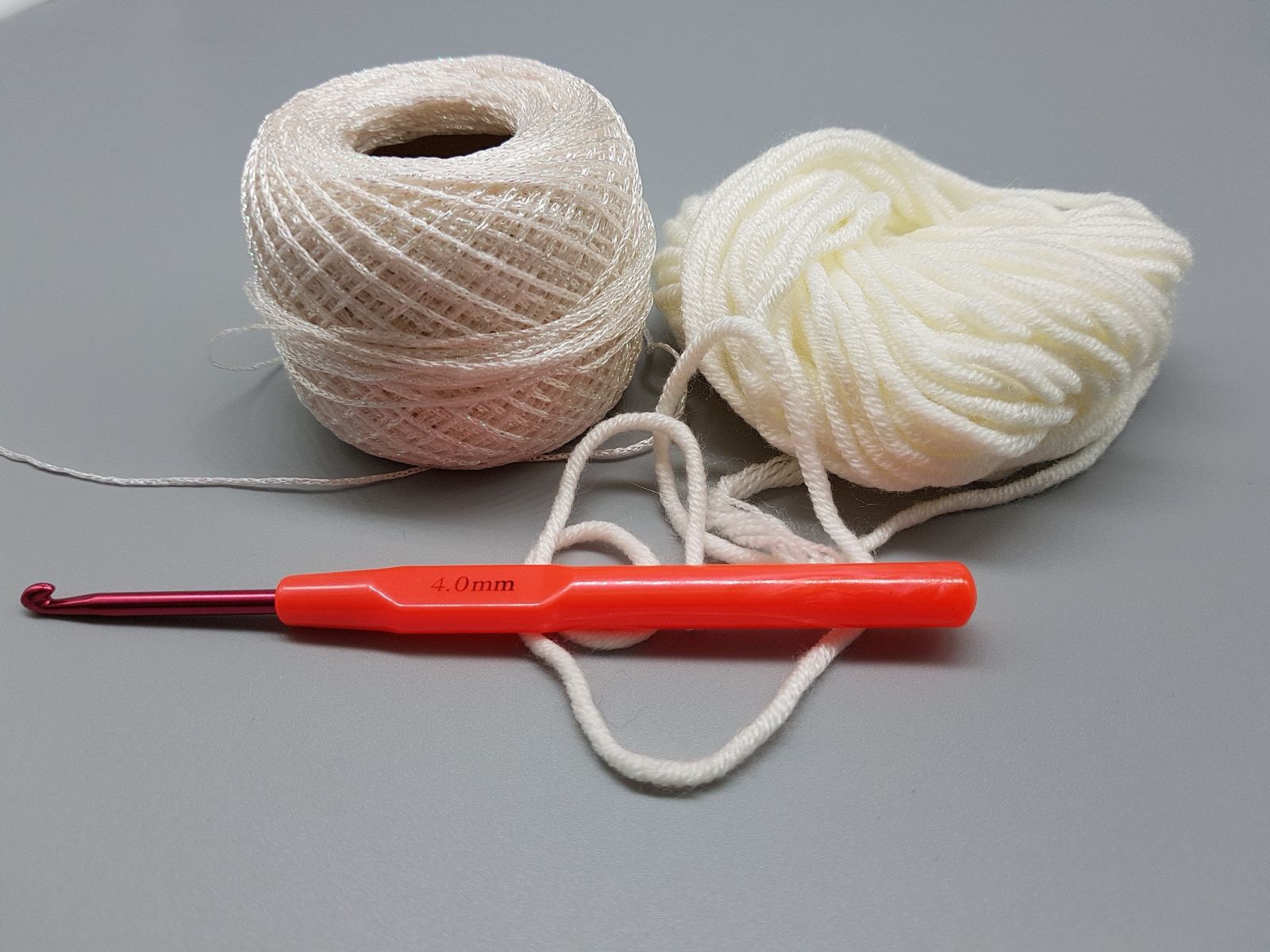 Blog-Inhaltsbild für 'Kostenlose Häkelanleitung für Schneeflocken Anhänger'