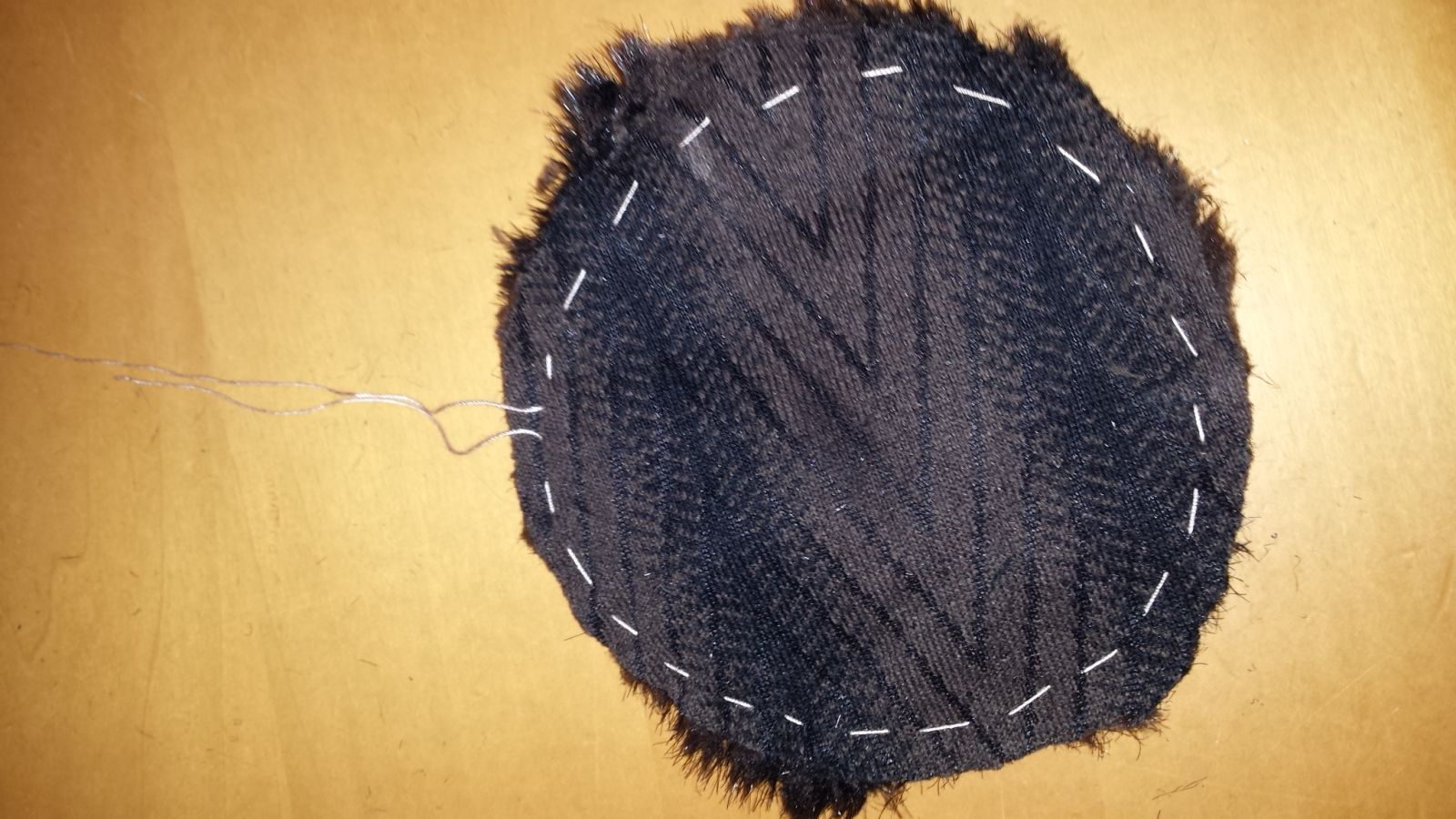 Blog-Inhaltsbild für 'Mütze mit Kunstfellbommel'