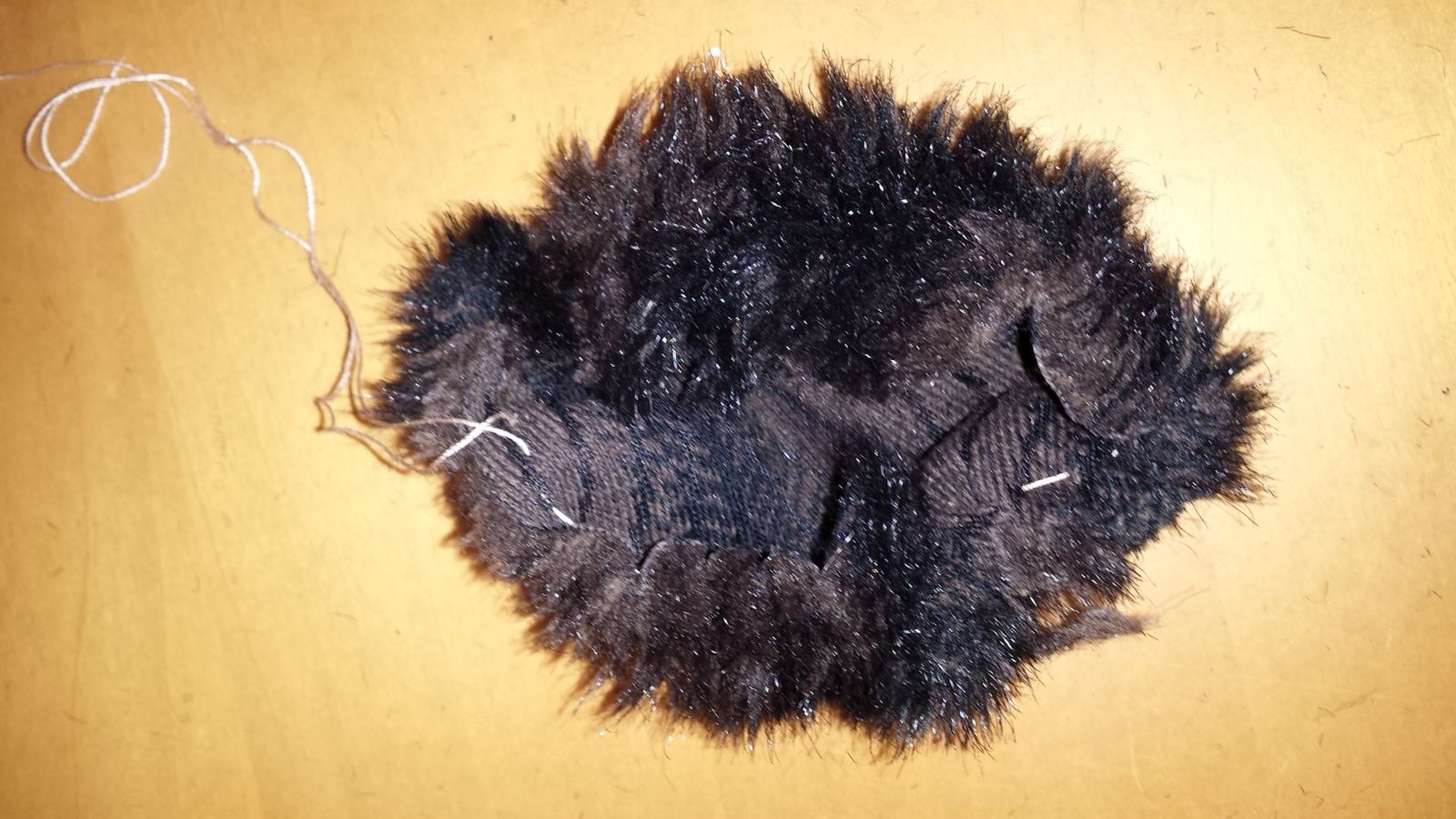 Blog-Inhaltsbild für 'Mütze mit Kunstfellbommel'