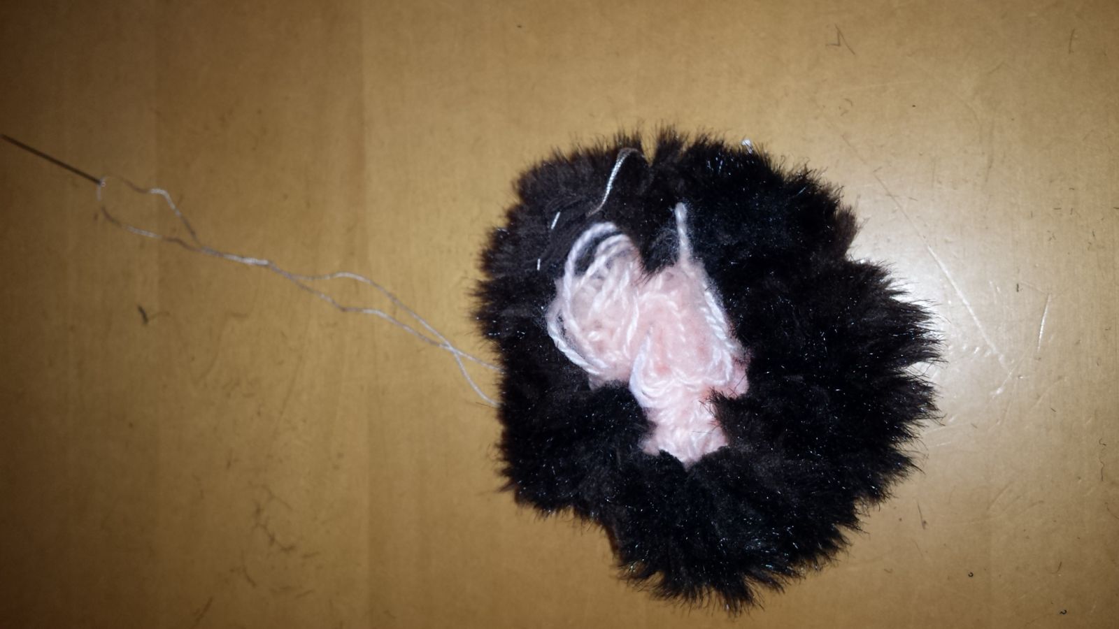 Blog-Inhaltsbild für 'Mütze mit Kunstfellbommel'