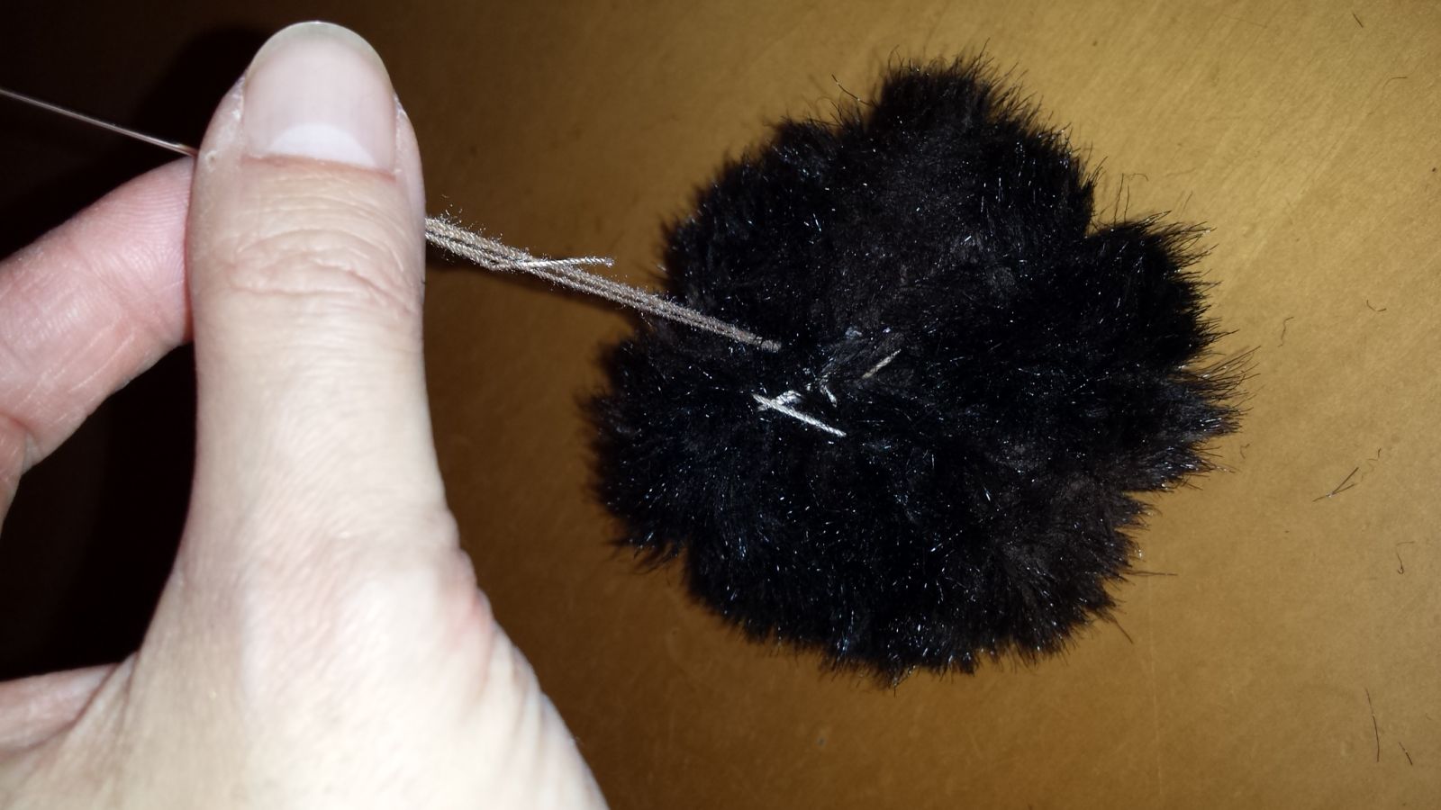 Blog-Inhaltsbild für 'Mütze mit Kunstfellbommel'