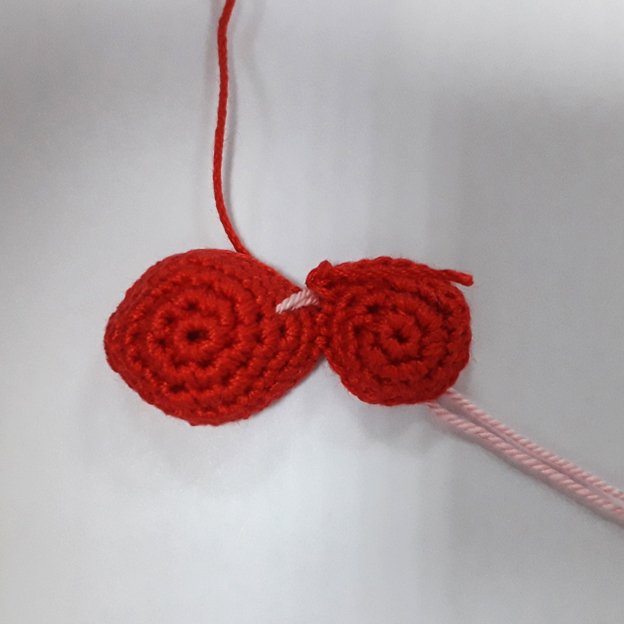 Blog-Inhaltsbild für 'Brosche "Verwundetes Herz"'