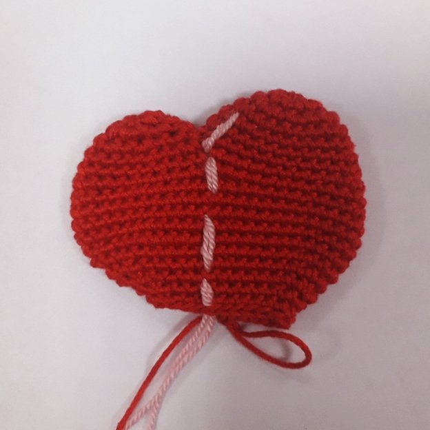 Blog-Inhaltsbild für 'Brosche "Verwundetes Herz"'