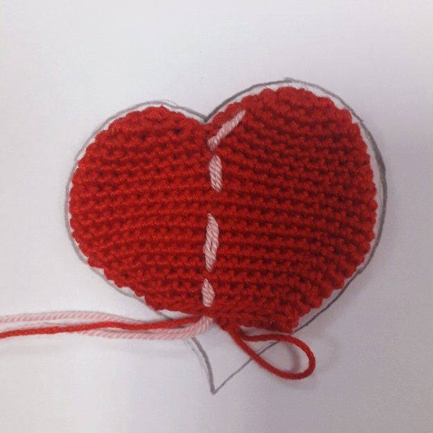 Blog-Inhaltsbild für 'Brosche "Verwundetes Herz"'