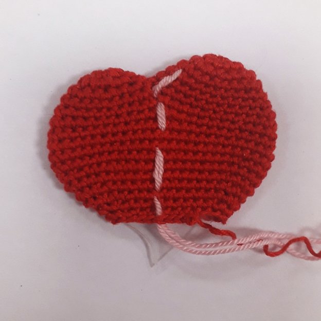 Blog-Inhaltsbild für 'Brosche "Verwundetes Herz"'