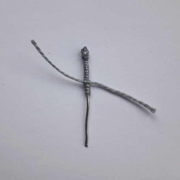 Blog-Inhaltsbild für 'Brosche "Verwundetes Herz"'