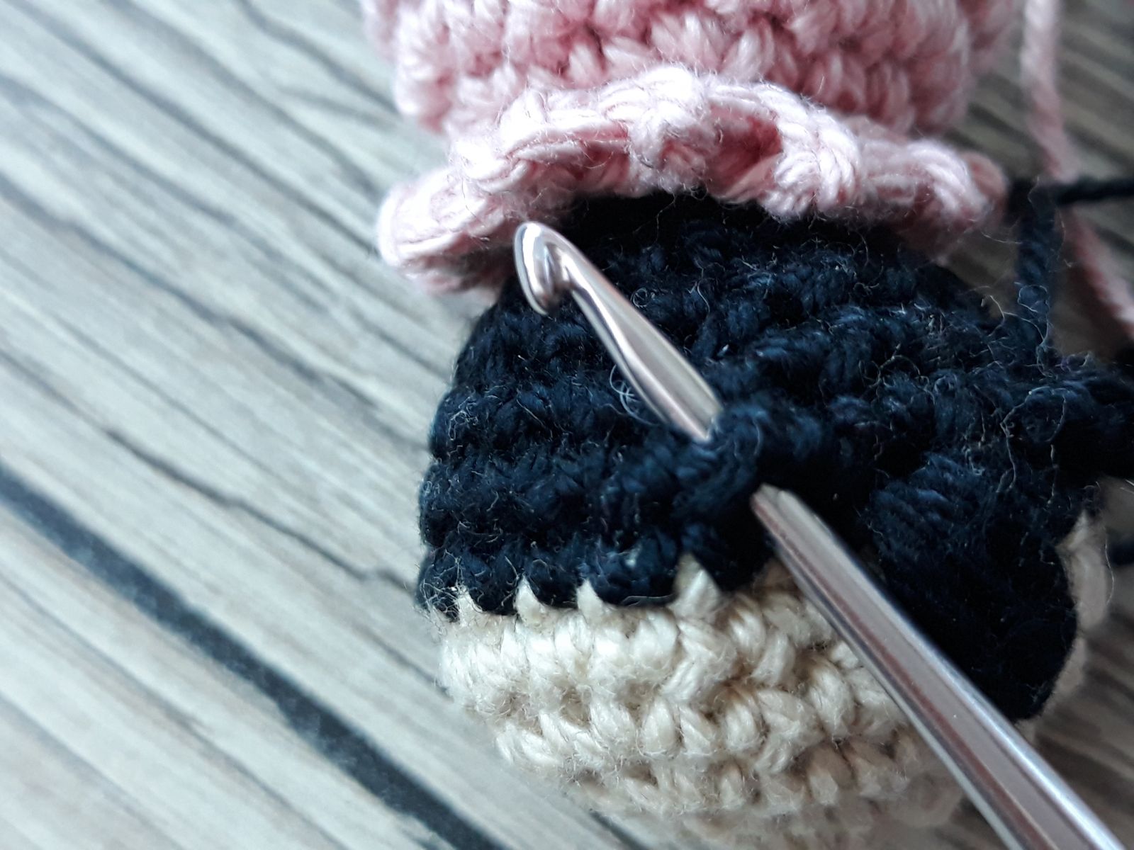 Blog-Inhaltsbild für 'Gratis Häkelanleitung, Anhänger Alena Marienchen'