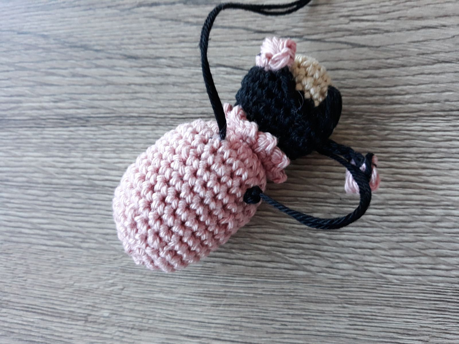 Blog-Inhaltsbild für 'Gratis Häkelanleitung, Anhänger Alena Marienchen'