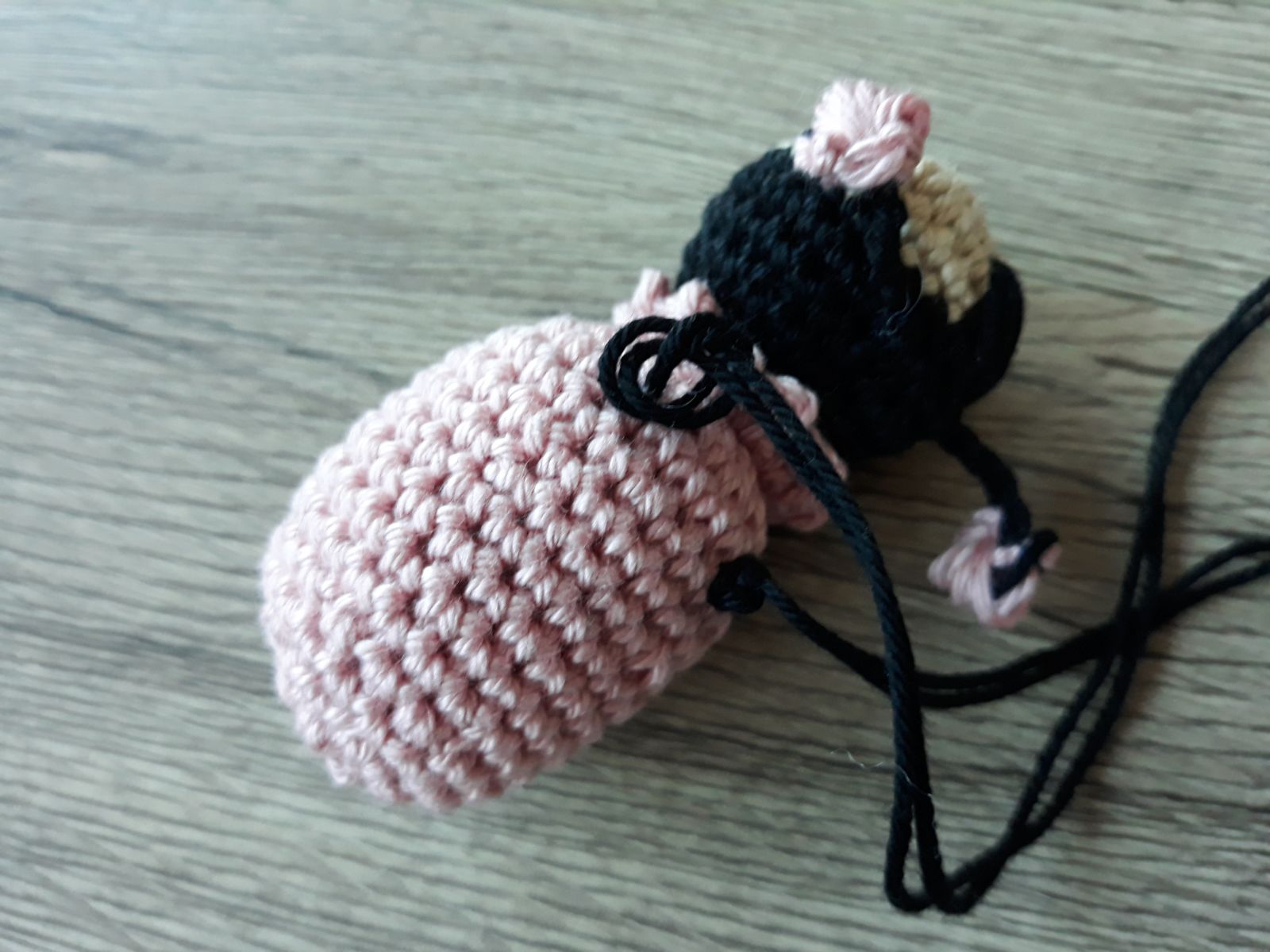 Blog-Inhaltsbild für 'Gratis Häkelanleitung, Anhänger Alena Marienchen'