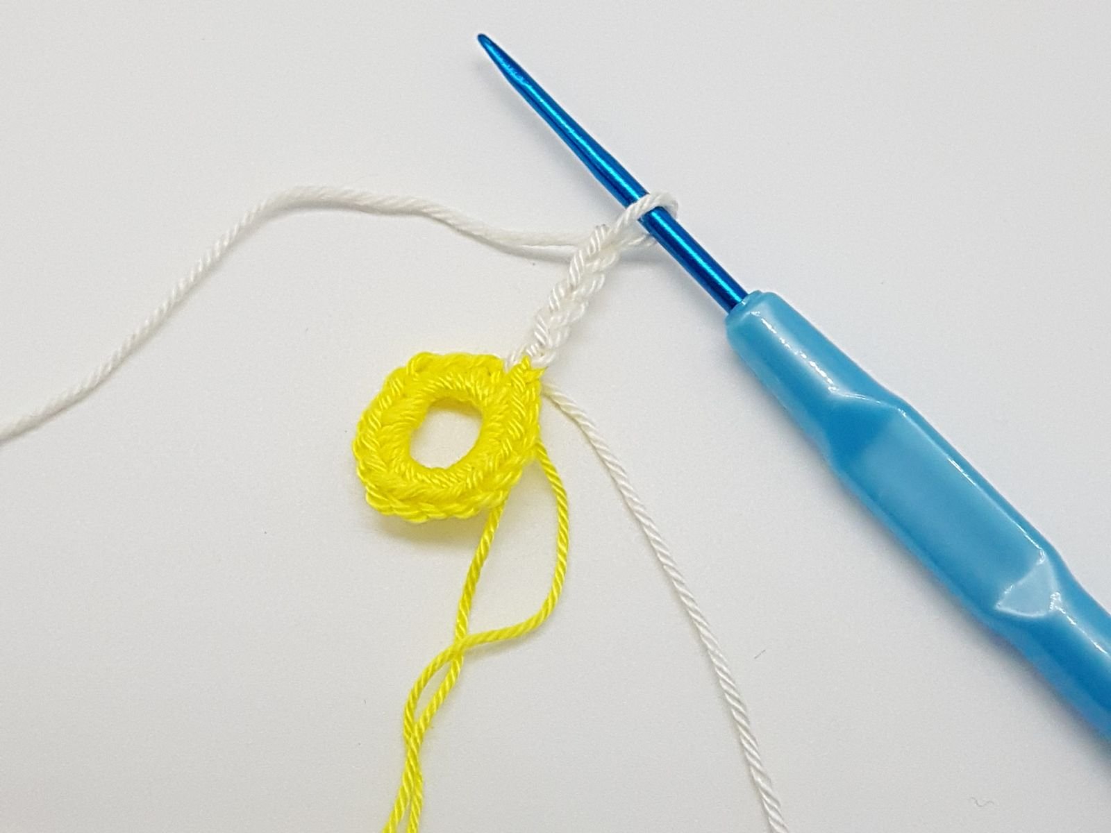 Blog-Inhaltsbild für 'Kostenlose Häkelanleitung für eine Glasumhäkelung'