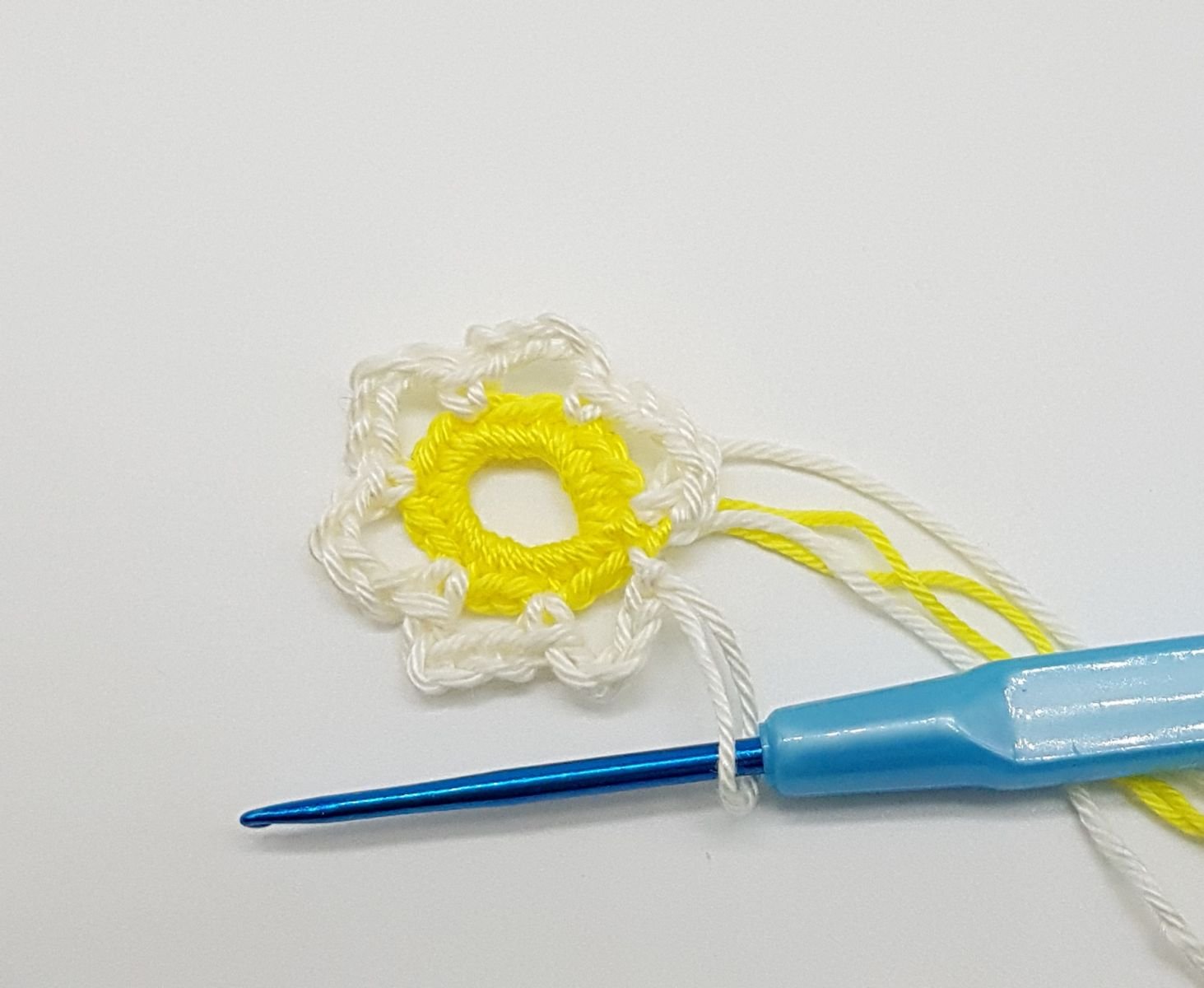 Blog-Inhaltsbild für 'Kostenlose Häkelanleitung für eine Glasumhäkelung'