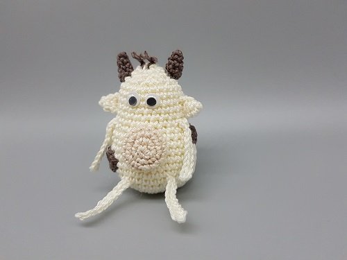 Blog-Inhaltsbild für 'Kostenlose Häkelanleitung Mini Kälbchen'