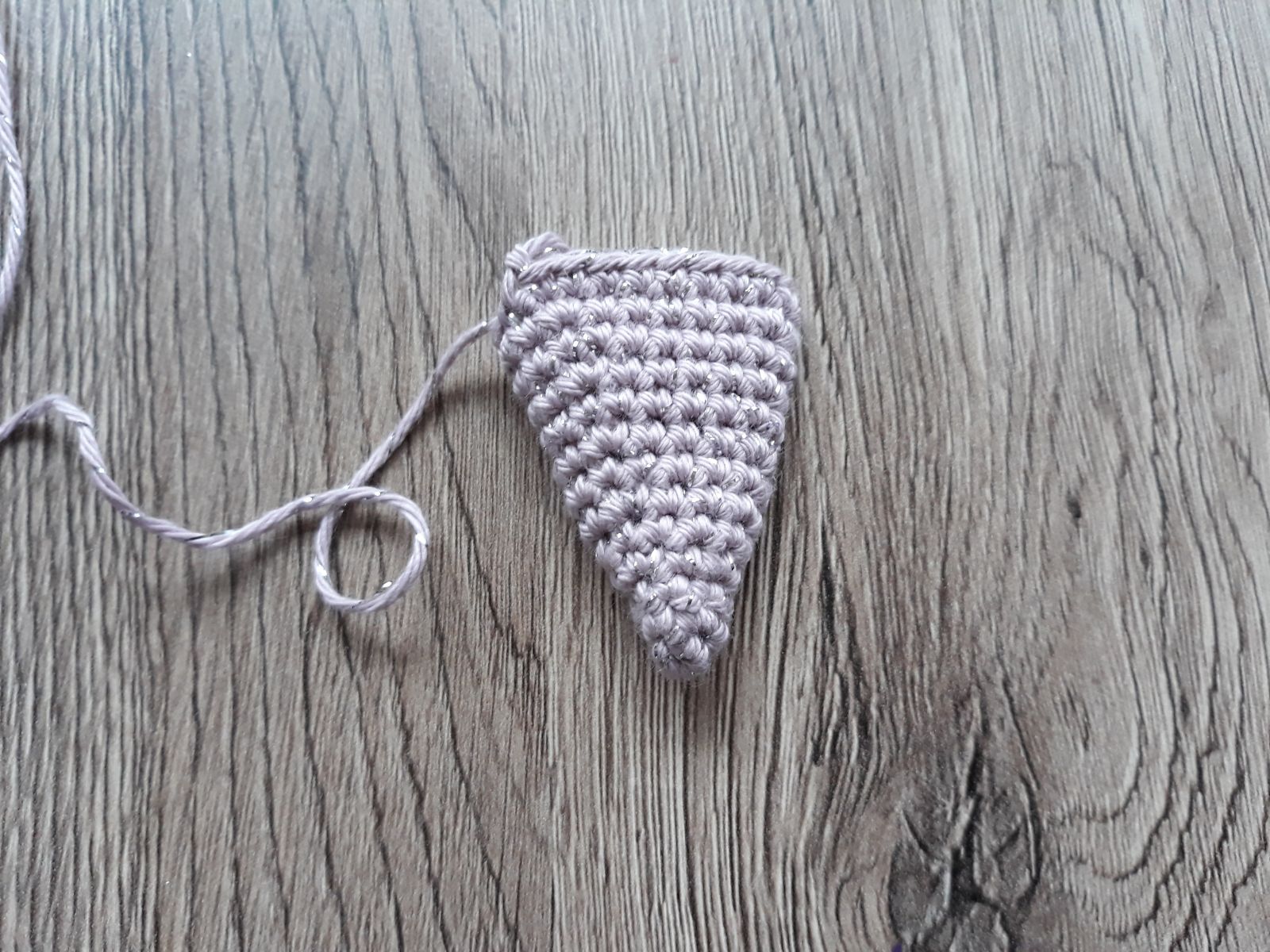 Blog-Inhaltsbild für 'Einhorn Ella, kostenlose Häkelanleitung'