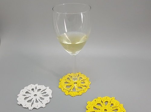 Blog-Inhaltsbild für 'Kostenlose Häkelanleitung Glas Untersetzer'