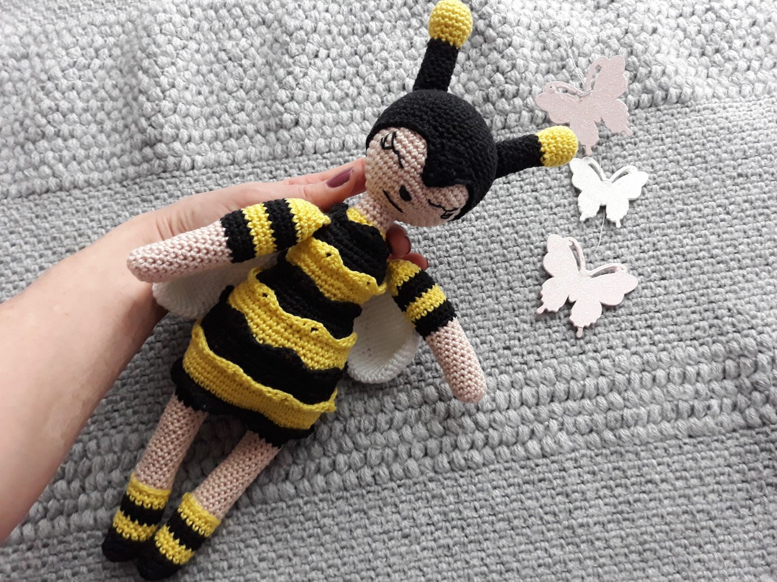 Blog-Inhaltsbild für 'Biene Susie, kostenlose Häkelanleitung'