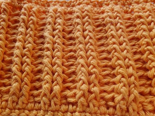 Blog-Inhaltsbild für 'Kostenlose Häkelanleitung für das Stirnband "Stripes"'