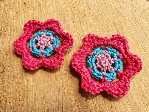 Blog-Inhaltsbild für 'Kostenlose Häkelanleitung für Sommer Blumen'