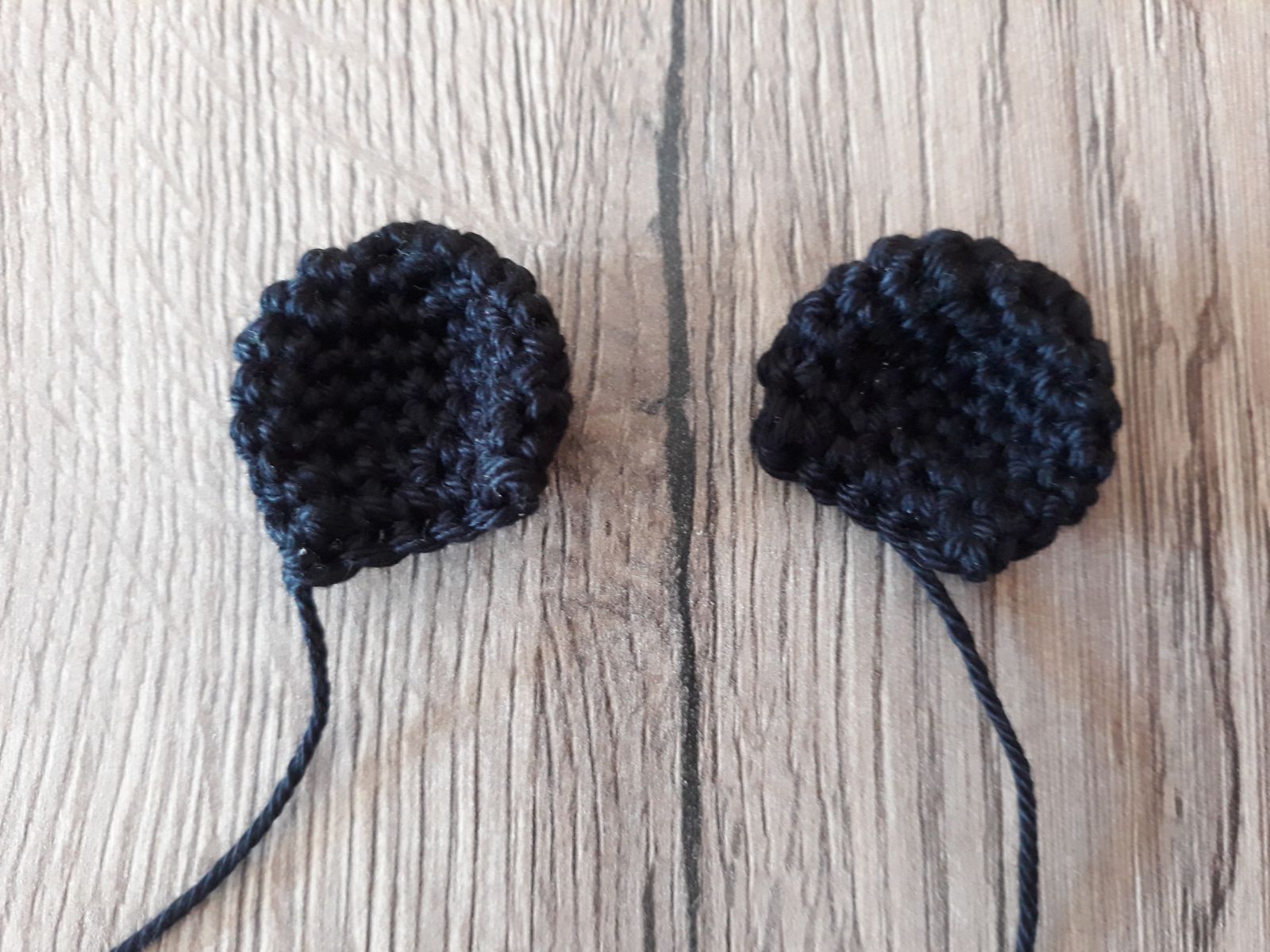 Blog-Inhaltsbild für 'Rassel Panda Paco, kostenlose Häkelanleitung'