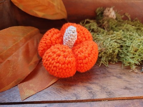 Blog-Inhaltsbild für 'Kostenlose Häkelanleitung für einen Kürbis'