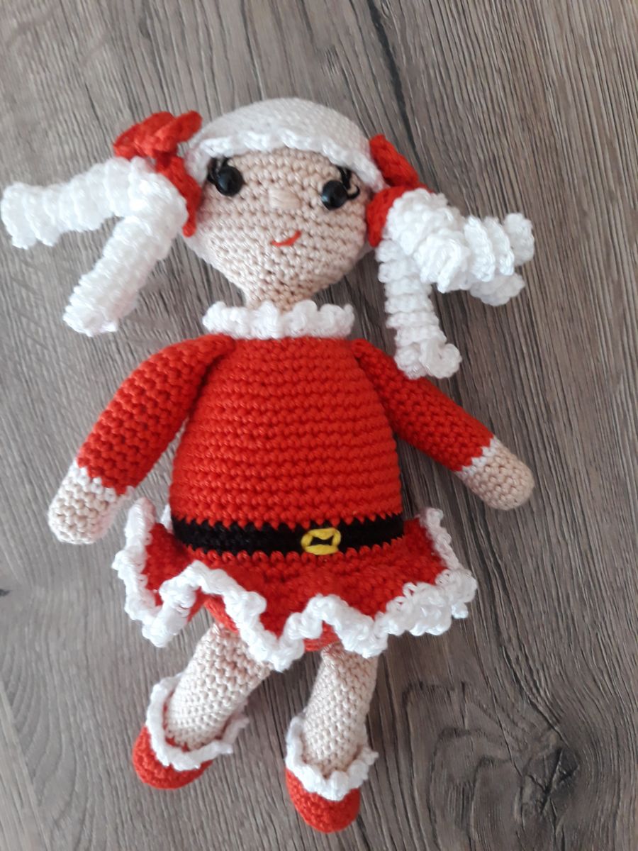 Blog-Inhaltsbild für 'Weihnachtslady Samira, kostenlose Häkelanleitung'