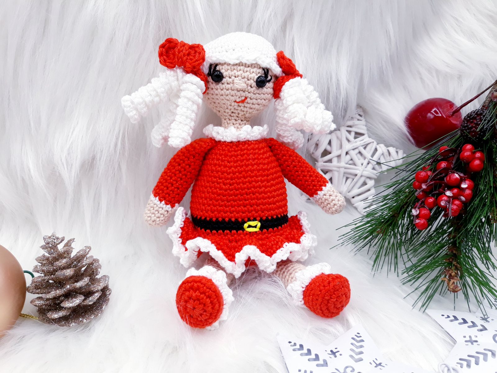 Blog-Inhaltsbild für 'Weihnachtslady Samira, kostenlose Häkelanleitung'