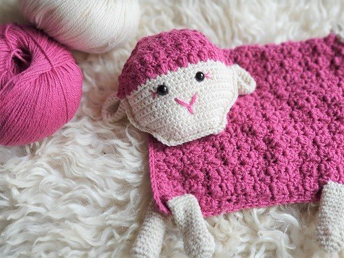 Blog-Inhaltsbild für 'Kostenlose Häkelanleitung "Schäfchen Kuscheltuch"'