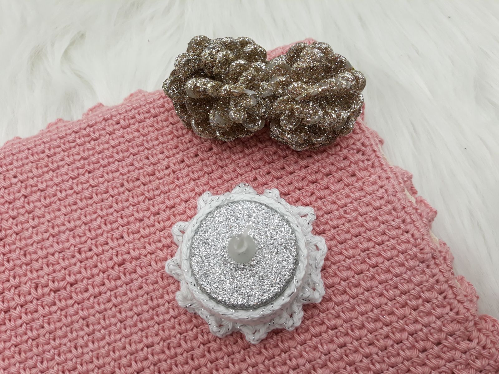 Blog-Inhaltsbild für 'Kerze für einen Adventskranz, kostenlose Häkelanleitung'