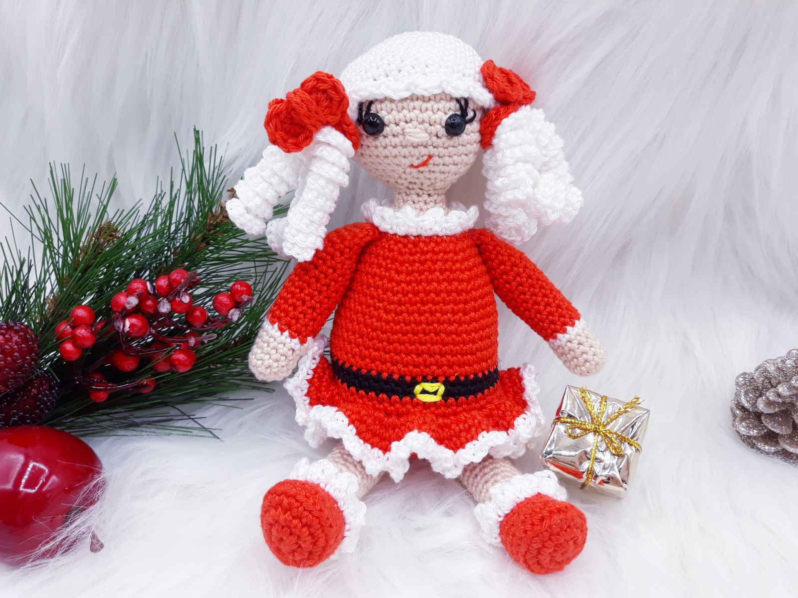 Blog-Inhaltsbild für 'Weihnachtslady Samira, kostenlose Häkelanleitung'