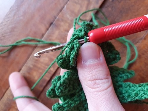 Blog-Inhaltsbild für 'Kostenlose Häkelanleitung Weinflaschen Anzug'